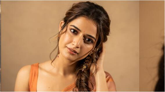 Ashika Ranganath: చిరంజీవి 'విశ్వంభర' హీరోయిన్ ఆషికా రంగనాథ్ లేటెస్ట్ శారీ ఫోటోలు