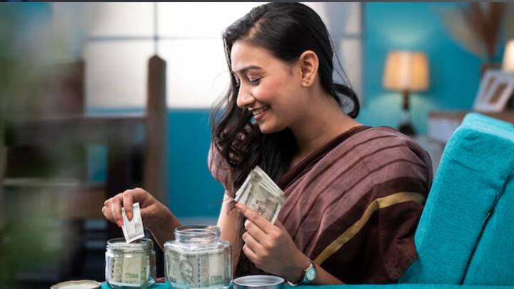 इस योजना का लाभ दिल्ली की लाखों महिलाओं को मिलने जा रहा है.