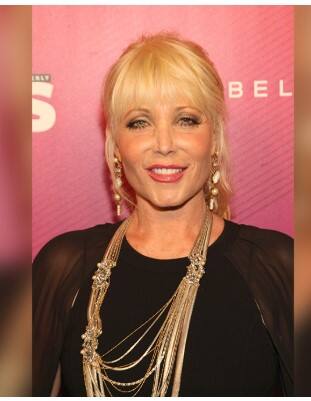 ਪਾਮੇਲਾ ਅਤੇ ਡੇਵਿਡ ਦਾ ਵਿਆਹ ਅਤੇ ਤਲਾਕ  ਪਾਮੇਲਾ ਬਾਕ ਨੇ ਦਸੰਬਰ 1989 ਵਿੱਚ ਡੇਵਿਡ ਹੈਸਲਹੌਫ ਨਾਲ ਵਿਆਹ ਕੀਤਾ, ਜੋ ਹਾਲੀਵੁੱਡ ਦੇ ਸਭ ਤੋਂ ਵੱਧ ਚਰਚਿਤ ਜੋੜਿਆਂ ਵਿੱਚੋਂ ਇੱਕ ਬਣ ਗਿਆ। ਹਾਲਾਂਕਿ, ਉਨ੍ਹਾਂ ਦੇ ਰਿਸ਼ਤੇ ਵਿੱਚ ਬਹੁਤ ਸਾਰੀਆਂ ਸਮੱਸਿਆਵਾਂ ਸਨ ਅਤੇ ਉਨ੍ਹਾਂ ਦਾ 2006 ਵਿੱਚ ਤਲਾਕ ਹੋ ਗਿਆ। ਰਿਪੋਰਟਾਂ ਅਨੁਸਾਰ, ਉਨ੍ਹਾਂ ਦੇ ਤਲਾਕ ਦਾ ਕਾਰਨ ਘਰੇਲੂ ਝਗੜਾ ਅਤੇ ਉਨ੍ਹਾਂ ਦੇ ਵਿਆਹੁਤਾ ਜੀਵਨ ਵਿੱਚ ਤਣਾਅ ਸੀ। ਪਾਮੇਲਾ ਨੇ ਡੇਵਿਡ 'ਤੇ ਘਰੇਲੂ ਹਿੰਸਾ ਦਾ ਵੀ ਦੋਸ਼ ਲਗਾਇਆ।