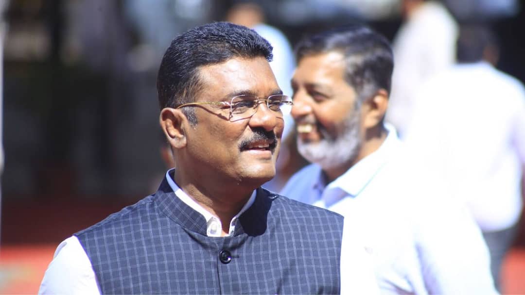 Maharashtra Transporters Threaten July 1 Strike Over E Challan Fines Demand CM Talks Maharashtra Transporters Warn Of Strike On July 1 Over E-Challan, Minister Addresses Grievances