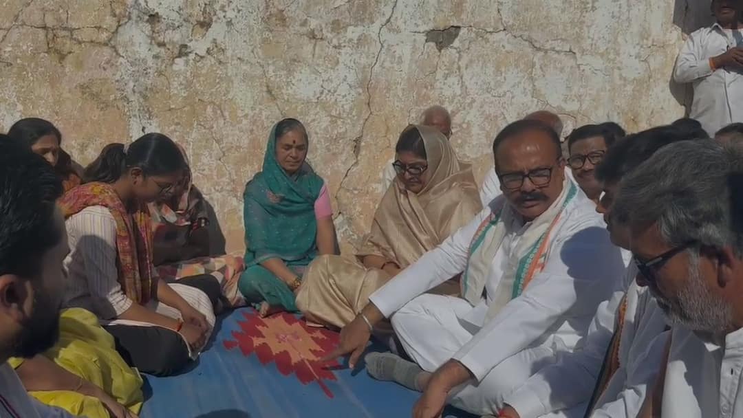 Congress Massajog to Beed Sadnabhavana Rally : काँग्रेसची मस्साजोग ते बीड 51 किमी सद्नभावना रॅली, संतोष देशमुख कुटुंबीय सुद्धा सहभागी होणार Congress Massajog to Beed Sadnabhavana Rally State President Harsh Vardhan Sapkal; Deshmukh family will also participate Congress Massajog to Beed Sadnabhavana Rally : काँग्रेसची मस्साजोग ते बीड 51 किमी सद्नभावना रॅली, संतोष देशमुख कुटुंबीय सुद्धा सहभागी होणार