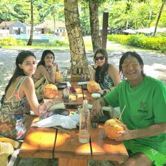 फैमिली के साथ बीच पर वेकेशन एंजॉय कर रही हैं अनन्या पांडे, सनकिस्ड फोटोज में दिखा दिलकश अवतार