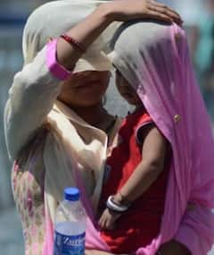 उन्हात बाहेर पडताय? सावधान! IMD चा उद्यापासून तीव्र उष्णतेच्या लाटेचा इशारा, कुठे अलर्ट दिलेत, पहा