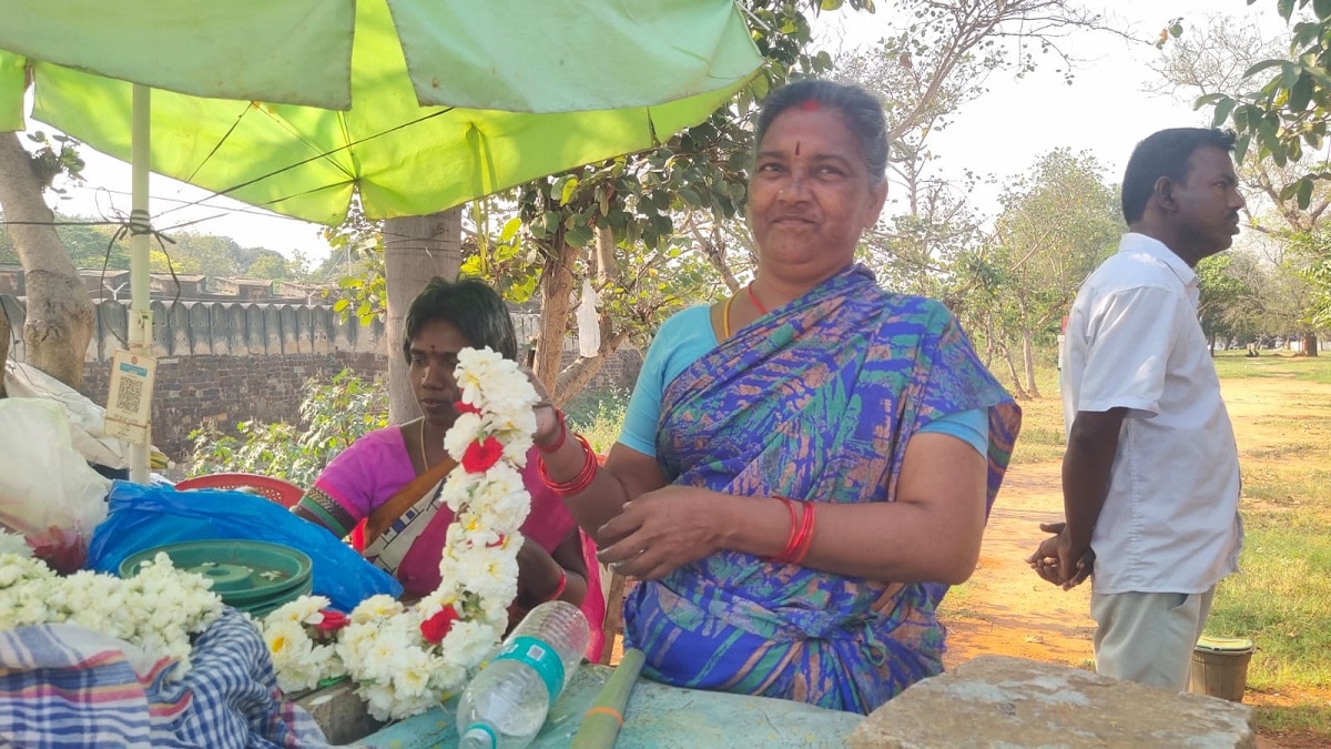 Women's Day 2025 : மகளிர் தினமாக இருந்தால் என்ன? குடும்பத்திற்காக உழைக்கும் தங்க மங்கைகள்
