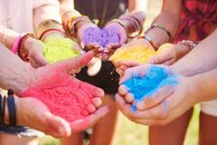 Holi 2025 : રંગોની હોળી જીવનમાં પણ લાવશે શુભતા, બસ આપની રાશિનુશાર શુભ રંગની કરો પસંદગી, થશે ભાગ્યોદય