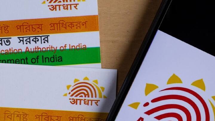 लेकिन क्या आपको पता है आधार कार्ड में मोबाइल नंबर कितनी बार अपडेट करवा सकते हैं. इसे लेकर यूआईडीएआई यानी यूनिक आइडेंटिफिकेशन अथॉरिटी ऑफ इंडिया का क्या नियम है. नहीं पता तो फिर चलिए बताते हैं.