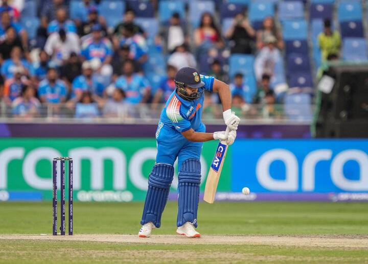 रोहित के टॉस हारने का सिलसिला नंवबर 2023 से शुरू हुआ था. जहां उन्होंने वनडे वर्ल्ड कप 2023 में ऑस्ट्रेलिया के खिलाफ हारा था. इसके बाद से उन्होंने वनडे क्रिकेट में एक भी टॉस नहीं जीता है.