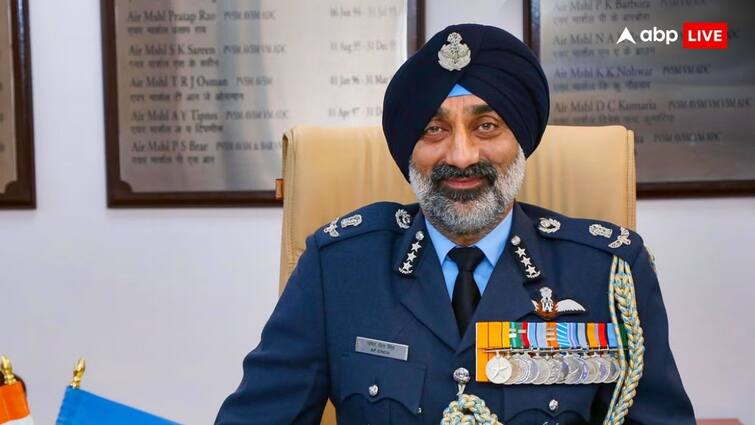 Air Chief Marshal AP Singh Said this is a Game of Cat Rat with pakistan We need to get ahead of pakistan in new technology  ‘ये चूहे-बिल्ली का गेम है, चलता रहेगा… उनसे आगे निकलना होगा’; एयर चीफ मार्शल एपी सिंह ने किसके लिए कही ये बात?