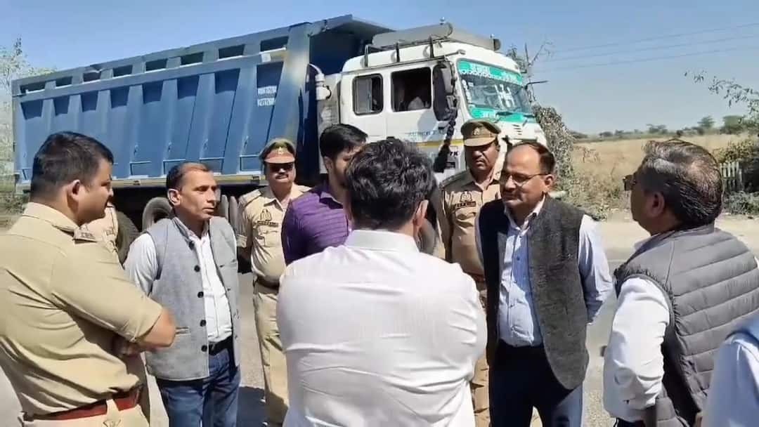 Mahoba Action on illegal mining and transportation FIR against 12 crusher plants and 25 trucks ann महोबा: अवैध खनन और परिवहन पर कार्रवाई, 12 क्रेशर प्लांट और 25 ट्रकों पर FIR दर्ज