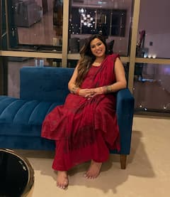 46 வயதில் நிறைமாத கர்ப்பம்! காமெடி நடிகர் ரெடின் கிங்ஸ்லி மனைவி நடிகை சங்கீதாவின் பிரெக்னென்சி போட்டோஸ்!