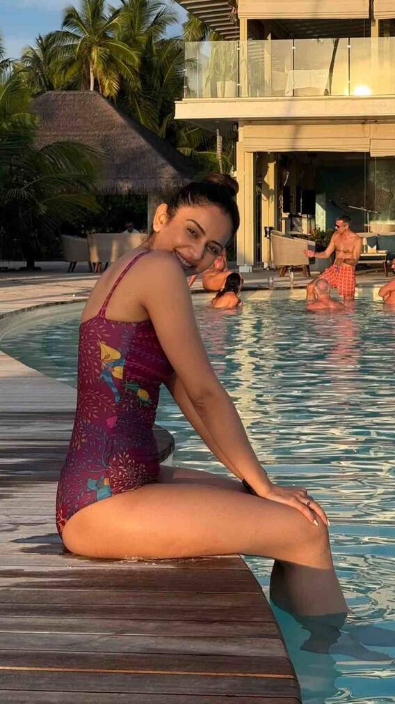 నా జీవితంలో అత్యంత ముఖ్యమైన వ్యక్తులు వీళ్లే.. పిక్స్ షేర్ చేసిన రకుల్!