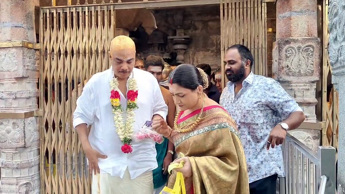 சுந்தர் சி , குஷ்பூ 25 வது திருமண நாள் விழா.. மொட்டை அடித்து  நேர்த்திக்கடன் செலுத்திய சுந்தர் சி