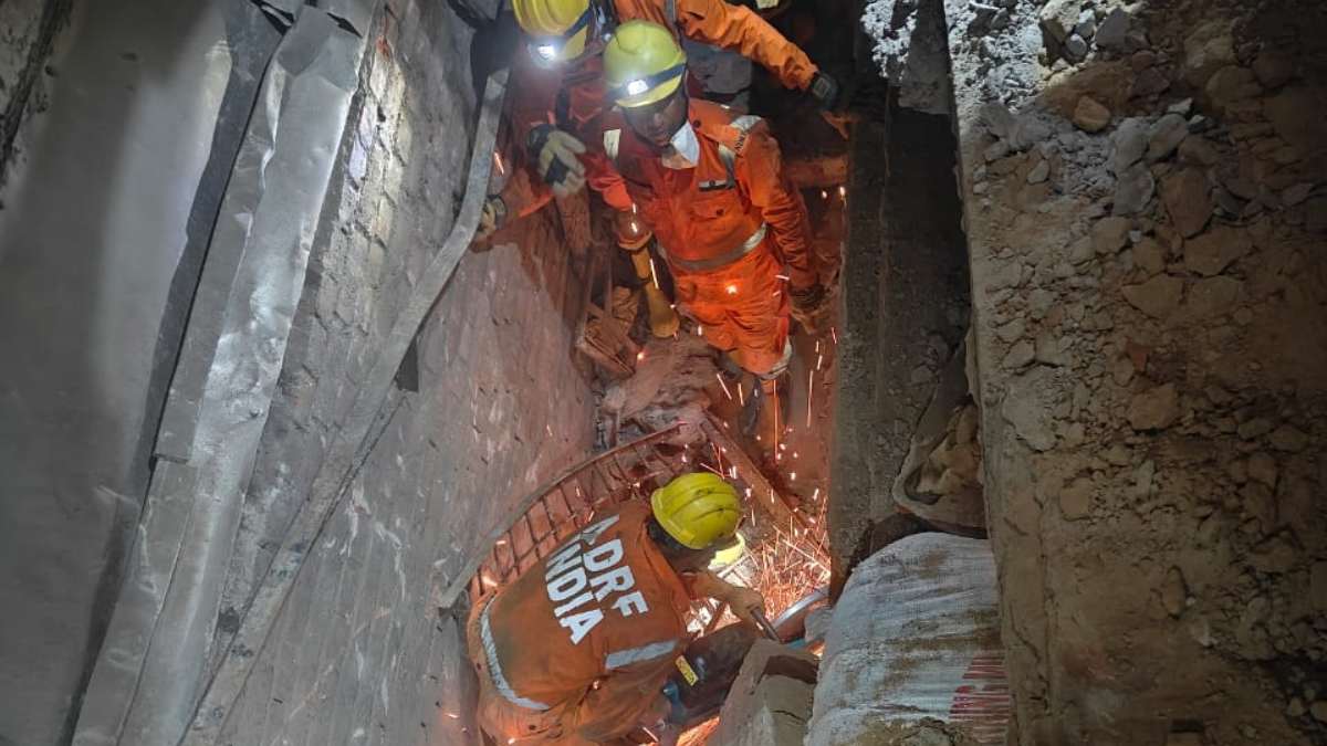 लुधियाना बिल्डिंग हादसे में 2 मौत की पुष्टि, एक की हालत गंभीर और एक लापता, रेस्क्यू जारी