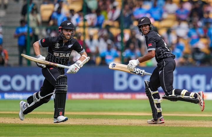 इस टूर्नामेंट में दो शतक लगाने के साथ रविंद्र न्यूजीलैंड की तरफ से आईसीसी वनडे टूर्नामेंट में सबसे ज्यादा शतक लगाने वाले खिलाड़ी भी बन गए हैं. रविंद्र ने वनडे वर्ल्ड कप 2023 में दो शतक लगाए थे. उनके आईसीसी टूर्नामेंट अब तक कुल पांच शतक हैं. उन्होंने इस मामले में भी विलियमसन को पीछे छोड़ा था. जिन्होंने आईसीसी वनडे टूर्नामेंट में चार शतक लगाए हैं.