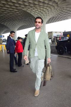 IIFA 2025: सिंपल लुक में दिखीं रानी मुखर्जी, तो स्टाइलिश लुक में स्पॉट हुईं सोनाक्षी सिन्हा, आईफा के लिए रवाना हुए ये स्टार्स