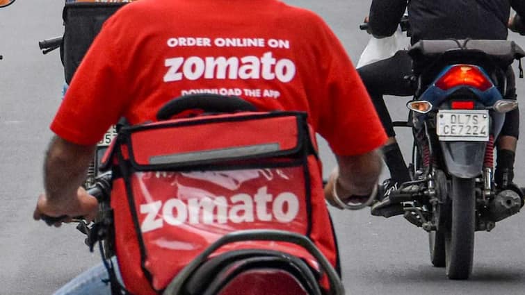 Zomato से अब नहीं मंगवा पाएंगे 15 मिनट में खाना, कंपनी ने ऐप से हटाया‘क्विक सर्विस’ का ऑप्शन