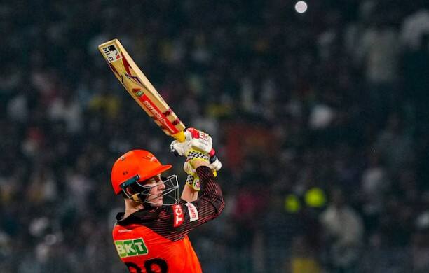 ਜਿਸ ਤੋਂ ਬਾਅਦ ਇੱਕ ਨਿਯਮ ਪੇਸ਼ ਕੀਤਾ ਗਿਆ ਕਿ ਜੇਕਰ ਕੋਈ ਖਿਡਾਰੀ ਨਿਲਾਮੀ ਵਿੱਚ ਰਜਿਸਟਰ ਹੁੰਦਾ ਹੈ ਅਤੇ ਨਿਲਾਮੀ ਵਿੱਚ ਖਰੀਦੇ ਜਾਣ ਤੋਂ ਬਾਅਦ, ਸੀਜ਼ਨ ਸ਼ੁਰੂ ਹੋਣ ਤੋਂ ਪਹਿਲਾਂ ਲੀਗ ਵਿੱਚੋਂ ਆਪਣਾ ਨਾਮ ਵਾਪਸ ਲੈ ਲੈਂਦਾ ਹੈ, ਤਾਂ ਉਸਨੂੰ ਦੋ ਸਾਲਾਂ ਲਈ ਟੂਰਨਾਮੈਂਟ ਅਤੇ ਨਿਲਾਮੀ ਵਿੱਚ ਹਿੱਸਾ ਲੈਣ ਤੋਂ ਪਾਬੰਦੀ ਲਗਾਈ ਜਾ ਸਕਦੀ ਹੈ।