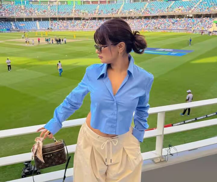 ਅਵਨੀਤ ਦੀਆਂ ਇਨ੍ਹਾਂ ਤਸਵੀਰਾਂ ਦੇ ਸਾਹਮਣੇ ਆਉਣ ਤੋਂ ਬਾਅਦ ਯੂਜ਼ਰਸ ਨੇ ਉਨ੍ਹਾਂ ਦਾ ਨਾਮ ਕ੍ਰਿਕਟਰ ਸ਼ੁਭਮਨ ਗਿੱਲ ਨਾਲ ਜੋੜਨਾ ਸ਼ੁਰੂ ਕਰ ਦਿੱਤਾ। ਸਾਰਿਆਂ ਨੂੰ ਲੱਗਦਾ ਹੈ ਕਿ ਉਹ ਸਿਰਫ਼ ਸ਼ੁਭਮਨ ਨੂੰ ਖੁਸ਼ ਕਰਨ ਲਈ ਸਟੇਡੀਅਮ ਪਹੁੰਚੀ ਸੀ।