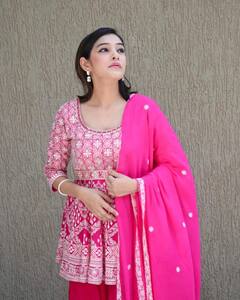 क्रिकेटर चहल के साथ स्पॉट हुईं मिस्ट्री गर्ल आरजे महवश, जानें कहां से कर चुकी हैं पढ़ाई-लिखाई