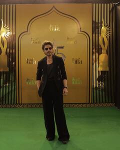 Shah Rukh Khan Steals The Show At IIFA 2025 With His Dapper Black Ensemble; See PICS