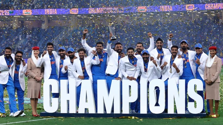 গল্ফে মাস্টার্স চ্যাম্পিয়নদের দেওয়া মর্যাদাপূর্ণ সবুজ জ্যাকেটের মতো, এই ব্লেজারগুলিও বিজয়ীদের কাছে আজীবন স্মারক হিসেবে কাজ করে। যা ক্রিকেট ইতিহাসে তাদের কৃতিত্বের প্রতীক।(ছবি সৌজন্যে : IANS)