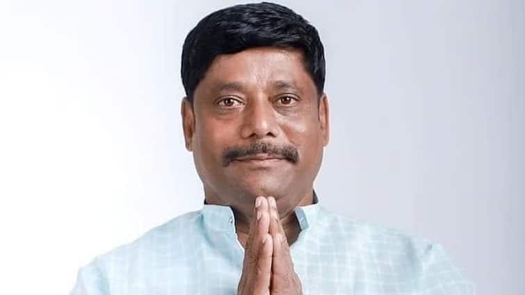 Ravindra Dhangekar Resigns: रविंद्र धंगेकर ने कांग्रेस से दिया इस्तीफा, जानें किस पार्टी में होंगे शामिल? Maharashtra leader Ravindra Dhangekar resigns from Congress hints joining Shiv Sena Shinde Ravindra Dhangekar Resigns: रविंद्र धंगेकर ने कांग्रेस से दिया इस्तीफा, जानें किस पार्टी में होंगे शामिल?