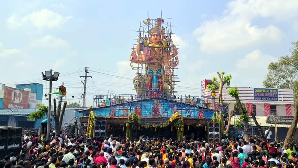 Dindigul : 100 ஆண்டுகளுக்கு பிறகு குடமுழுக்கு விழா!  கோலாகலமாக நடந்த இலட்சுமி நரசிங்கப்பெருமாள் கோயில்..