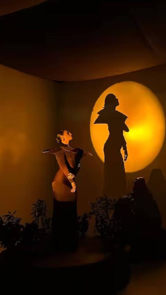 शुगर, स्पाईस, सबकुछ अच्छा है...  तमन्ना भाटीयाचा 'लेडी ड्रॅकुला' लूक