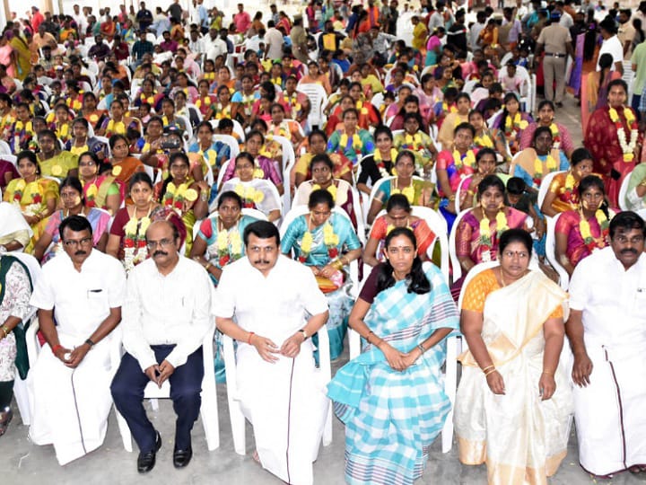 கர்ப்பிணி பெண்களுக்கு உணவு பரிமாறிய அமைச்சர்.. கூடவே அமர்ந்து சாப்பிட்ட நெகிழ்ச்சி சம்பவம்!