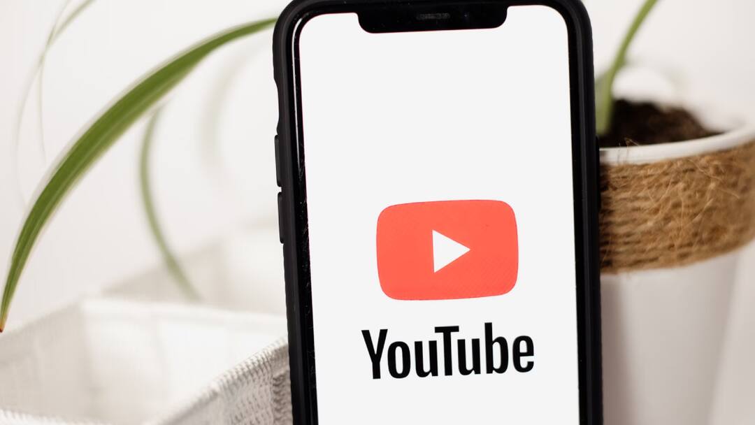 19 मार्च से लागू होंगे YouTube के नए नियम, ऐसा कंटेट बनाने वाले क्रिएटर्स हो जाएं सावधान, अकाउंट हो जाएगा ब्लॉक youtube will start banning creators who promote gambling websites and apps from next week 19 मार्च से लागू होंगे YouTube के नए नियम, ऐसा कंटेट बनाने वाले क्रिएटर्स हो जाएं सावधान, अकाउंट हो जाएगा ब्लॉक