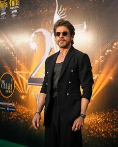 Shah Rukh Khan Steals The Show At IIFA 2025 With His Dapper Black Ensemble; See PICS