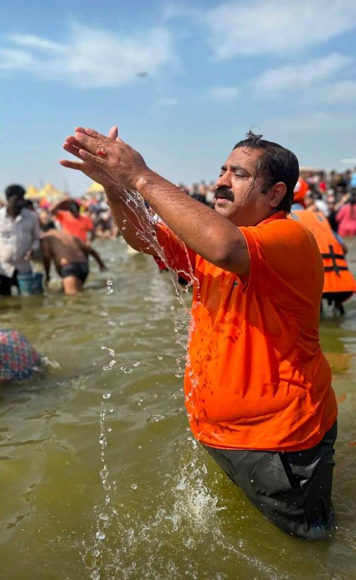 भाजप आमदार राम कदम म्हणाले की, 57 कोटी सनातनी हिंदू बांधवांनी कुंभमेळ्यात स्नान केलं, मी सुद्धा तीन वेळेस स्नान केलं,  त्यांना ते पाणी अस्वच्छ वाटलं नाही?