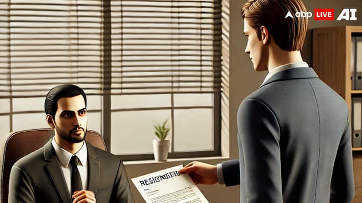 लेकिन हाल ही में एक आईआईएम ग्रेजुएट ने ऐसा ही कुछ किया जिसके बाद वो लोगों के बीच चर्चा का विषय बन गया. जी हां, हाल ही में इस शख्स ने अपनी इगो के चलते 21 लाख रुपये सालाना की नौकरी छोड़ दी.