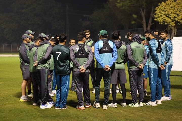 भारत के अलावा सारी टीमों के मैच वहां हुए, लेकिन जब वह खुद चैंपियंस ट्रॉफी का हिस्सा नहीं था तो दूसरे मुल्कों के मैच देखने लोग भी स्टेडियम नहीं गए. इससे टिकट नहीं बिके और पाकिस्तान को फाइनेंशियली काफी नुकसान हुआ. अब बात आती है कि टूर्नामेंट से पाकिस्तान को क्या फायदा मिला, तो पाक एक्सपर्ट कमर चीमा ने इसका जवाब दिया है.