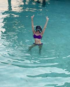 बिकिनी पहन मालदीव में हनीमून मना रहीं प्रियंका चोपड़ा की भाभी, पहली बार फ्लॉन्ट करती दिखीं मंगलसूत्र