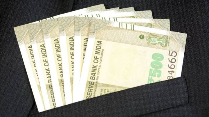 সাধারণত ১৮ বছরের বেশি বয়সী মহিলারা এই স্কিমে বিনিয়োগ করতে পারেন, তবে এর কম বয়সী মেয়েদের জন্য তার অভিভাবকরা এই অ্যাকাউন্ট খুলতে পারেন।