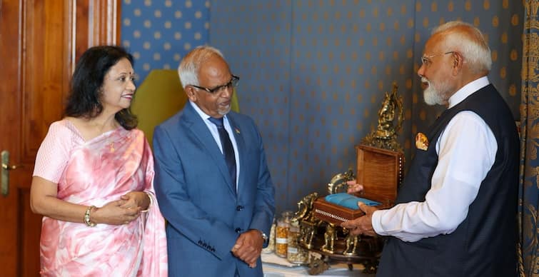 PM Modi Gifts Banarasi Saree To Mauritius First Lady During His Two-Day Visit