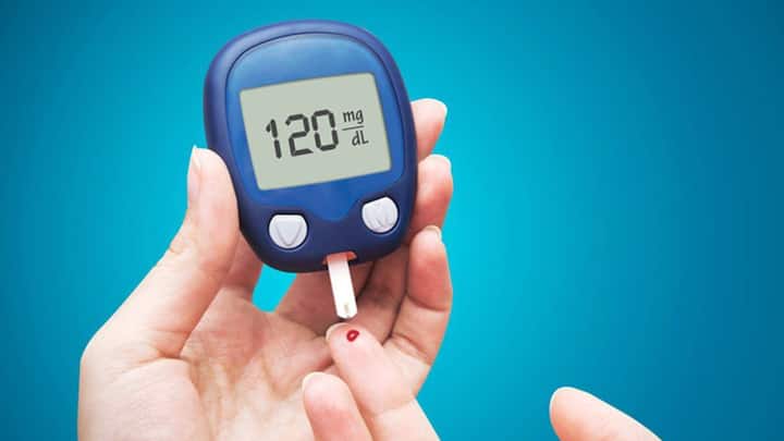 1. Lowers The Risk Of Diabetes: Walking daily helps regulate blood sugar levels that enhances insulin sensitivity. It keeps glucose levels in check which further reduces the risk of type 2 diabetes. It also promotes the overall metabolic health. (Image Source: Canva)