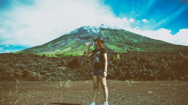 प्यूर्टो रिको में 1.5 लीटर पानी 132 रुपये में मिलता है. वहीं फ्रांस में भी पानी सस्ता नहीं है. यहां 330ml के लिए 162.01 रुपये खर्च करने पड़ेंगे.