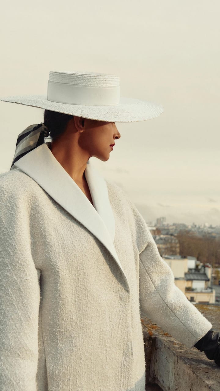 बता दें कि दीपिका पादुकोण और रणवीर सिंह ने 8 सितंबर 2024 को अपनी बेटी दुआ का इस दुनिया में वेलकम किया था. मां बनने के बाद दीपिका ने कुछ महीने का ब्रेक लिया था, हालांकि अब वे काम पर लौट आई हैं.