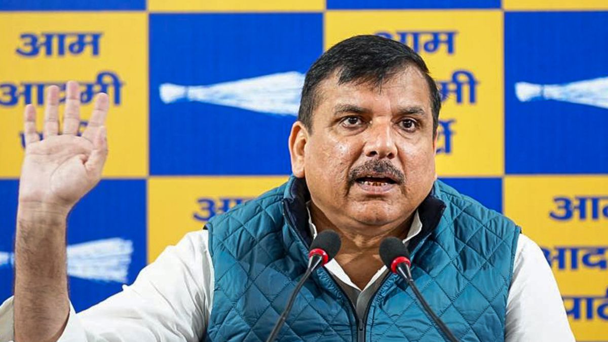 Delhi: AAP सांसद Sanjay Singh का बड़ा बयान, ‘बीजेपी ने चुनाव आयोग को अपनी…’