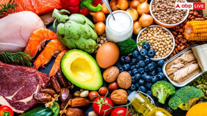 सद्गुरु अक्सर इस बारे में बात करते हैं कि आधुनिक आदतें हमारे शारीरिक और मानसिक स्वास्थ्य को कैसे प्रभावित कर सकती हैं. पेट भरकर सोने से शरीर में दूसरी तरह की दिक्कतें हो सकती है. एक ऐसी आदत जिसके बारे में वे चेतावनी देते हैं कि इससे पीठ दर्द हो सकता है और नींद में खलल पड़ सकता है.