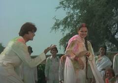 Holi 2025: 'शोले' से 'बागबान' तक, इन फिल्मों में धूमधाम से मनाया गया होली का त्योहार, ब्लॉकबस्टर रहे गाने