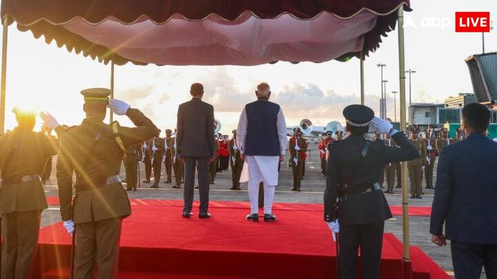 भारत और मॉरीशस की इस यात्रा में बिजनेस, सुरक्षा, डिजिटल टेक्नोलॉजी, हेल्थ सेक्टर और बेसिक इंफ्रास्ट्रक्चर के विकास में सहयोग बढ़ाने पर चर्चा होगी जिससे दोनों देशों के व्यापारिक संबंध और मजबूत होंगे.