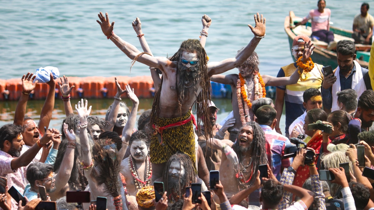 From Braj Ki Holi To Masan Holi — Best Destinations In India To Experience Holi Like Never Before