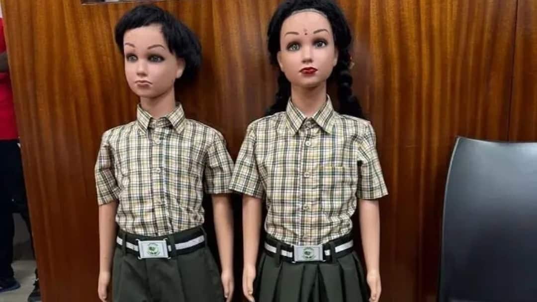 School Uniform Andhra Pradesh Govt Introduces New School Uniforms For school students in state AP School Uniform: జగన్ సర్కార్ యూనిఫాం పాయే.. కూటమి ప్రభుత్వం కొత్త యూనిఫాం తెచ్చే..