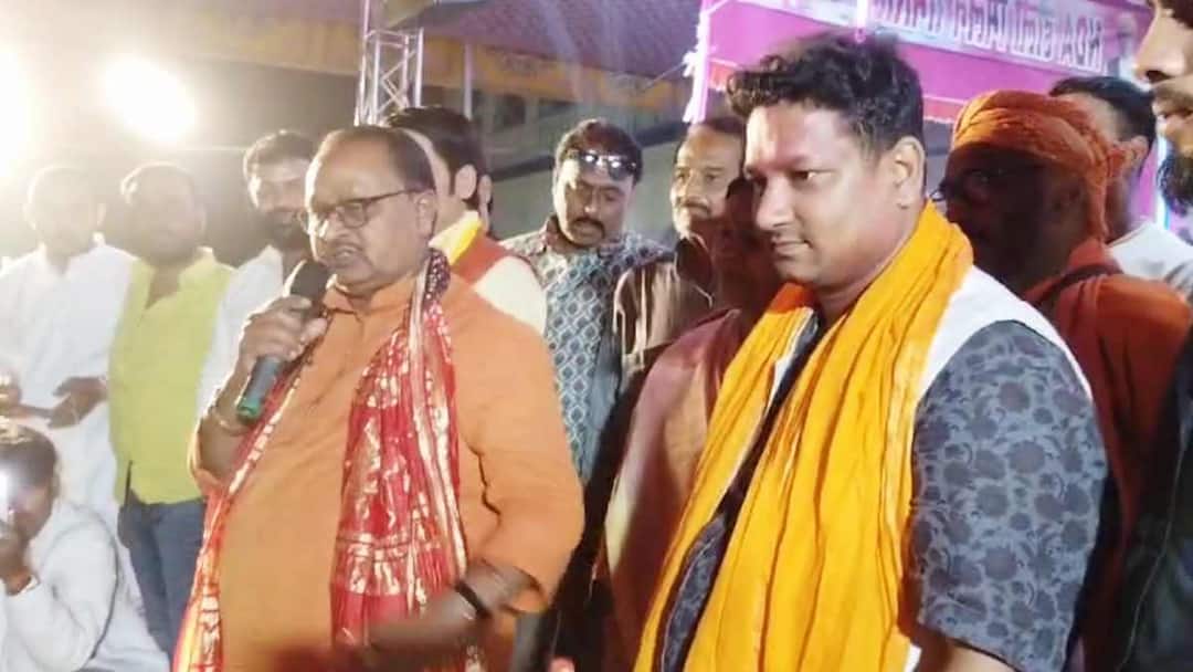 पहले गाल में नोट सटाया… अब कहा- रोज चुम्मा लेते हैं, कौन है नीतीश कुमार का ये विधायक? Bihar CM Nitish Kumar Party JDU MLA Gopal Mandal Reaction After Dance Video Viral Said He Kisses Everyday पहले गाल में नोट सटाया… अब कहा- रोज चुम्मा लेते हैं, कौन है नीतीश कुमार का ये विधायक?