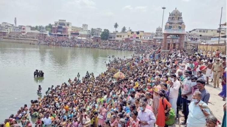 masi magam 2025 know why bathing kumbakonam kulam how to worship full details here Masi Magam 2025: நாளை மாசிமகம்; புண்ணிய நதிகளில் ஏன் நீராட வேண்டும்? எந்த தெய்வத்தை வணங்கினால் என்ன நன்மை?