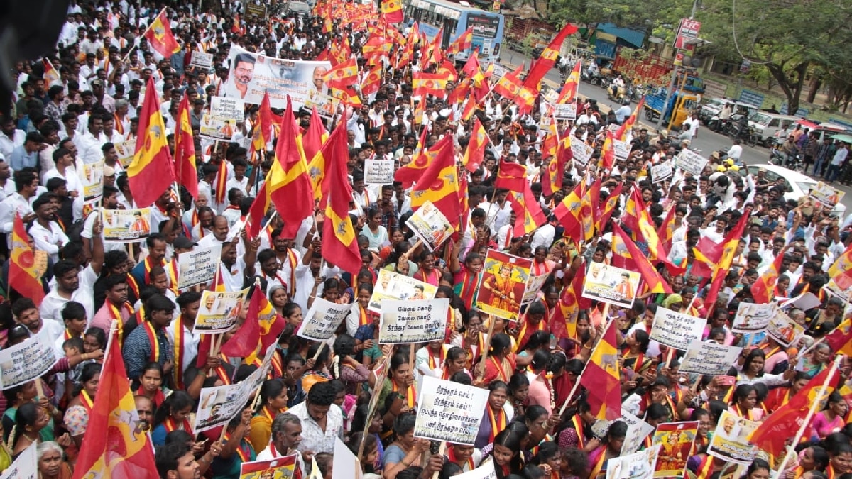TVK Protest: உத்தரவிட்ட தவெக தலைவர் விஜய்... ஓடிவந்த தொண்டர்கள்... ஸ்தம்பித்த சேலம் மாநகர்..