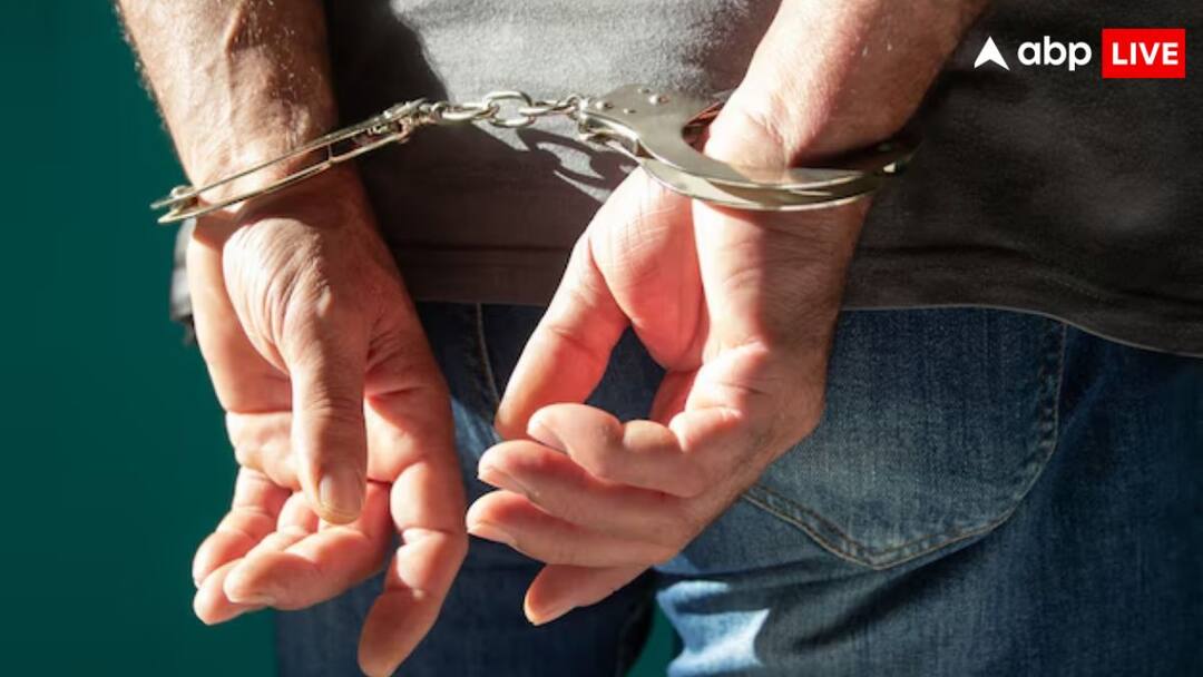 Fake Visa Racket busted at IGI Airport agent arrested in West Bengal Investigation Illegal Immigration Travel Scam ann Illegal Immigration: पहले भेजा नेपाल, फिर ग्रीस का प्लान, कैसे फर्जी वीजा के जरिए विदेश भेजे जा रहे लोग, बड़ा खुलासा